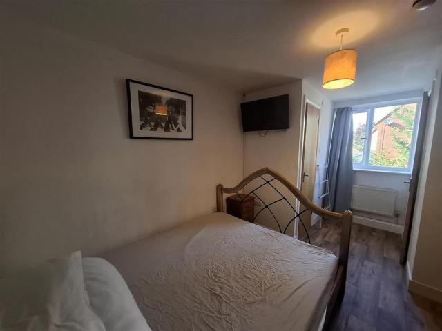 Room for rent in Knowlhill, Milton Keynes