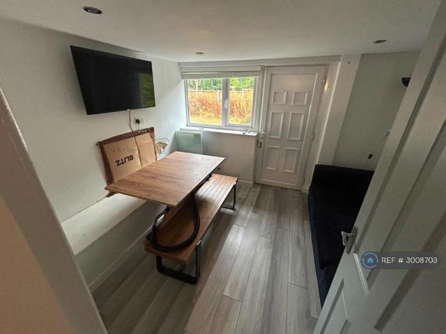 Room for rent in Stoke, Stoke-on-Trent