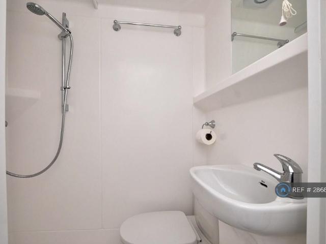 Room for rent in Greater London