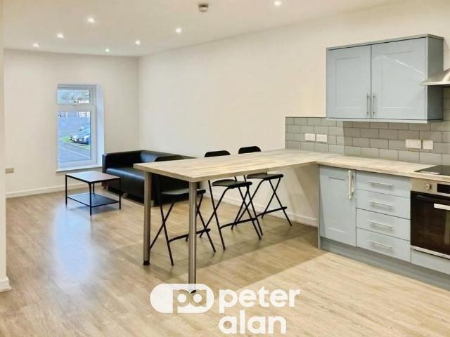 Room for rent in Troed-y-rhiw, Troedyrhiw