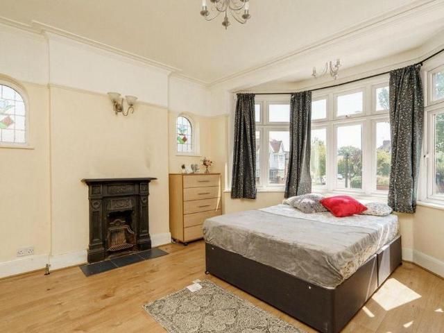 Room for rent in London Borough of Enfield, Greater London