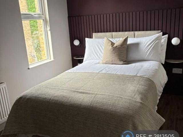 Room for rent in Southend City Centre Neighbourhood, Alton Barnes