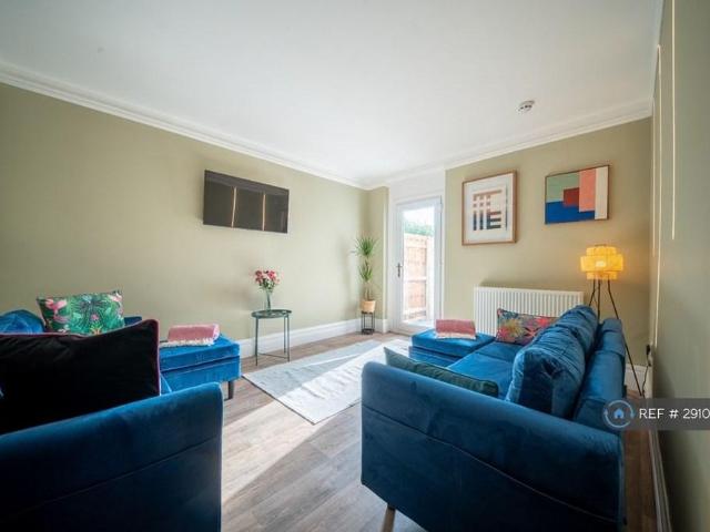 Room for rent in New Normanton, East Midlands