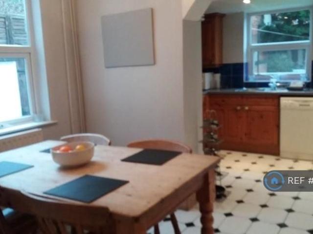 Room for rent in New Normanton, East Midlands
