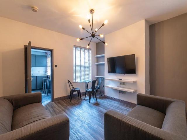 Room for rent in Old Lenton, Haddon