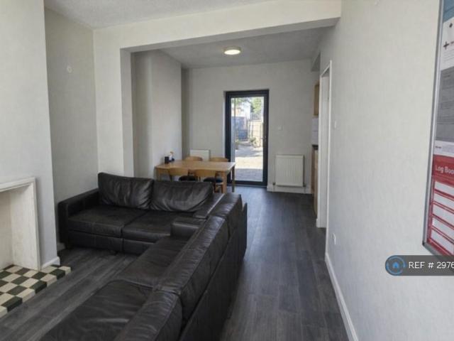 Room for rent in Brompton, Gillingham