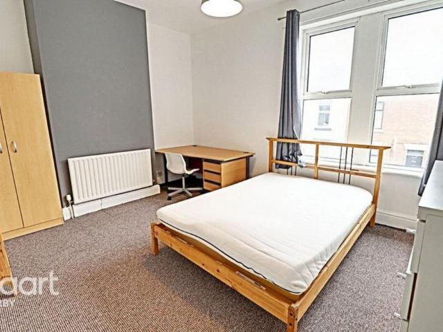 Room for rent in New Normanton, East Midlands
