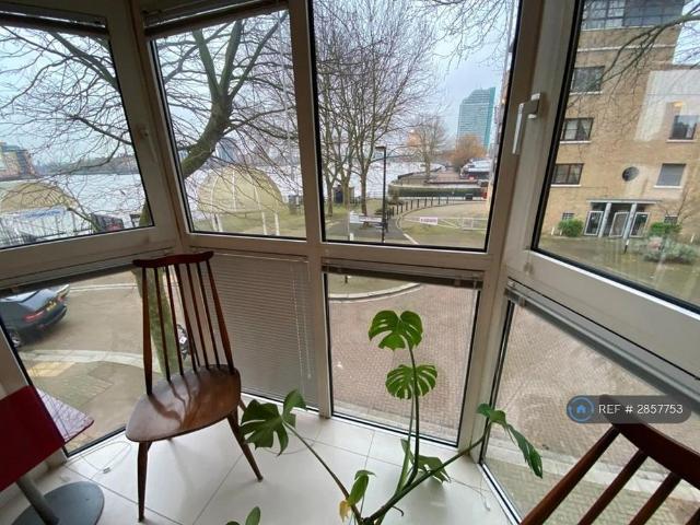 Room for rent in Rotherhithe, Greater London