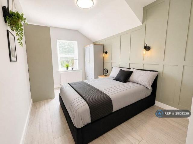 Room for rent in Brompton, Gillingham