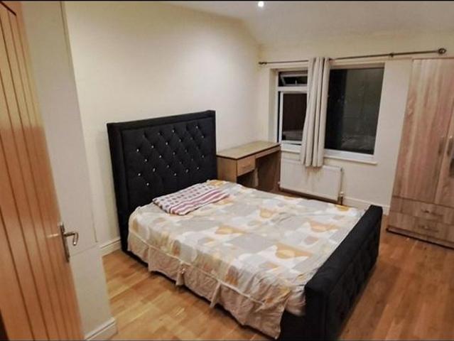 Room for rent in London Borough of Merton, Greater London