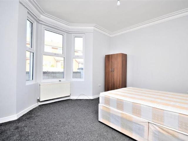Room for rent in Strood