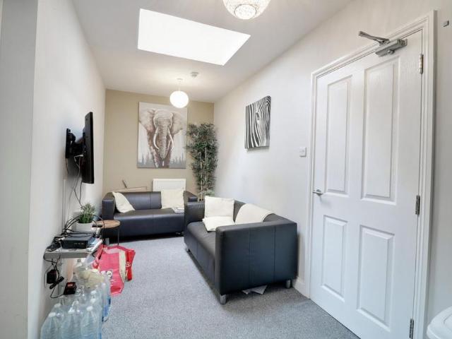 Room for rent in Bury Park, Luton