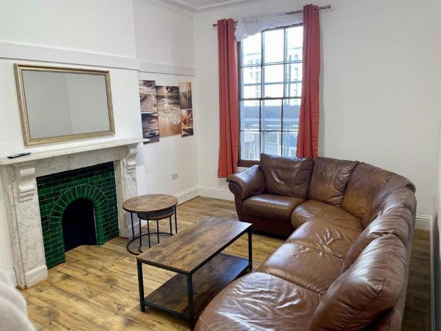 Room for rent in Fort Hill, Kentisbury