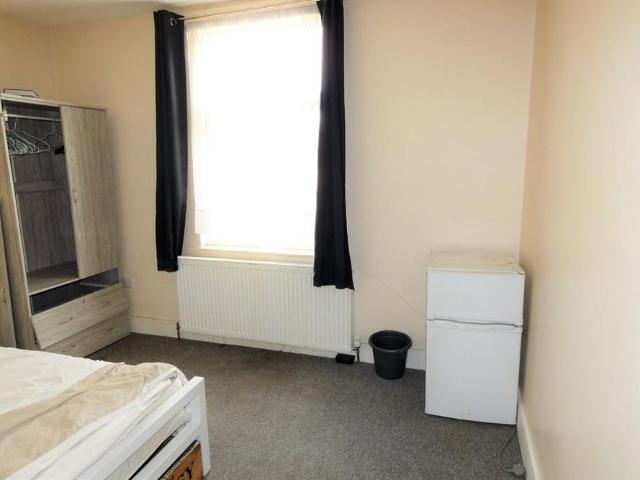 Room for rent in London Borough of Ealing, Greenford