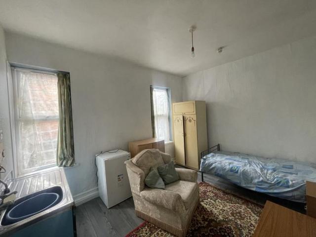 Room for rent in Wake Green, West Midlands