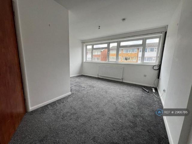 Room for rent in Regent Quay, Oad Street