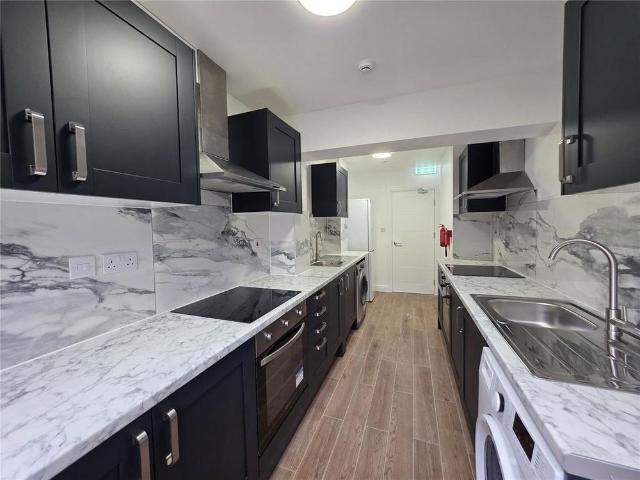 Room for rent in New Town, Monks Orchard