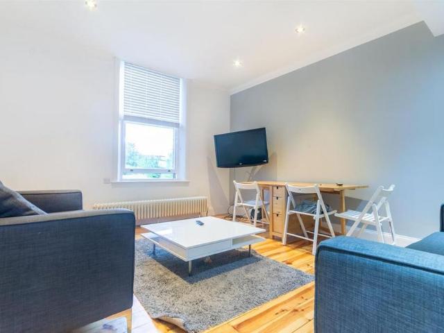 Room for rent in Navestock Side, Essex