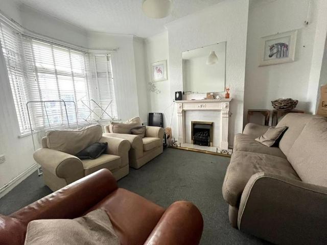 Room for rent in Falcon Lodge, Wales