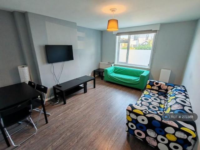 Room for rent in Hempstalls, Butterton