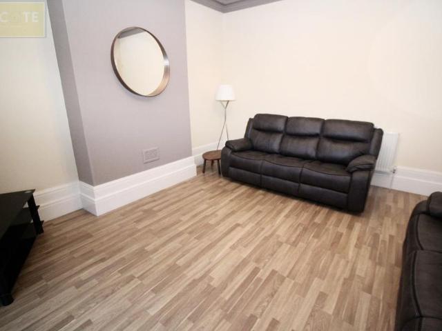 Room for rent in Gorse Hill, Trafford Park