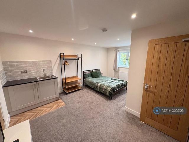 Room for rent in Rifle Range, Wyre Forest