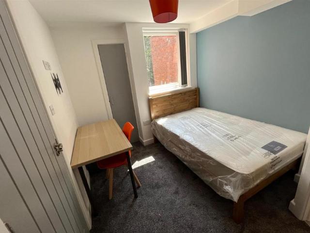 Room for rent in Lower Stoke, Coventry