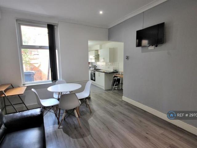 Room for rent in Elm Park, Liverpool