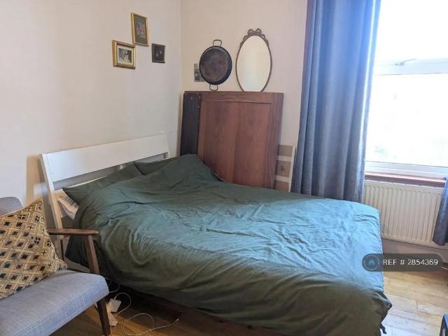 Room for rent in Bell Green, Greater London