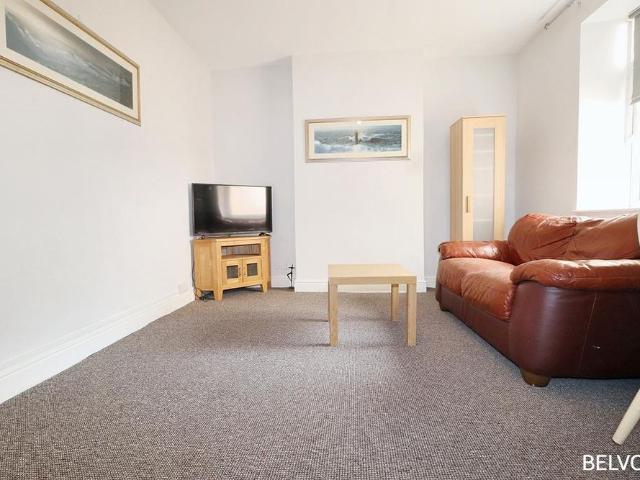 Room for rent in Falcon Lodge, Wales