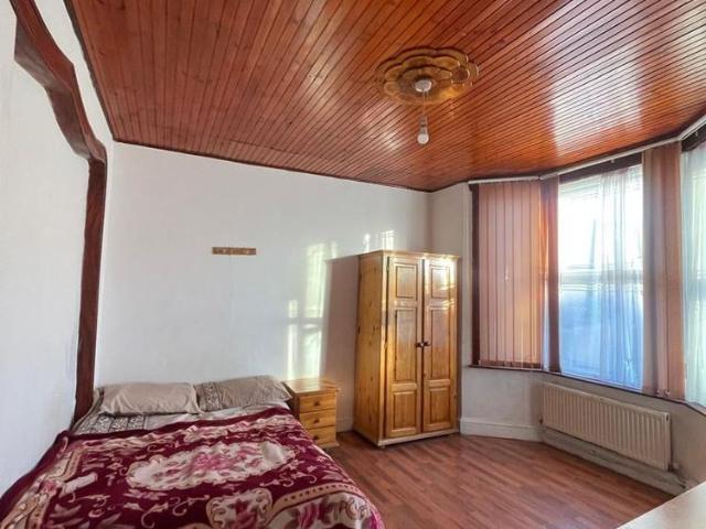 Room for rent in South Chingford, Greater London