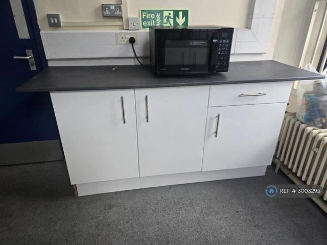 Room for rent in Sherford, Taunton