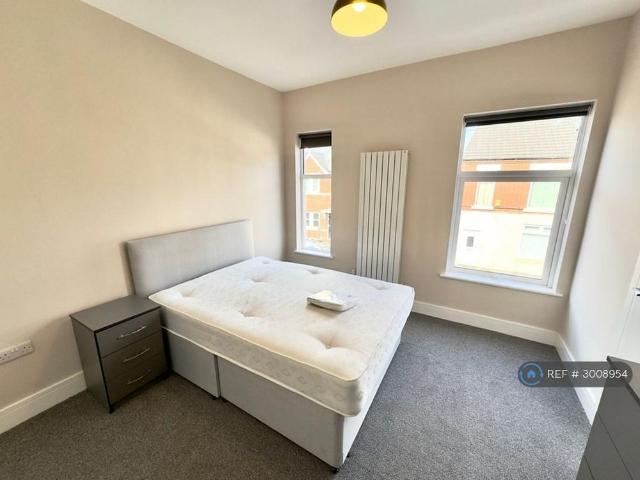 Room for rent in Caldermill, East Midlands