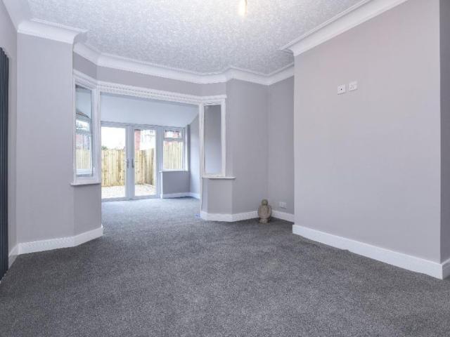 Room for rent in High Field, York