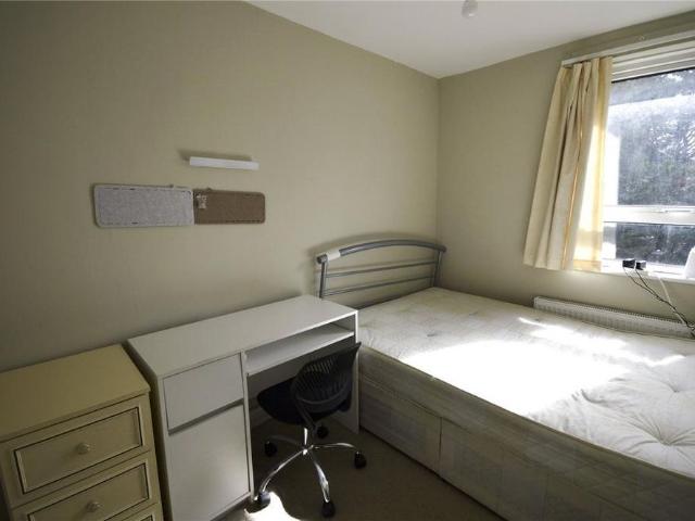 Room for rent in Royal Borough of Kingston upon Thames, Greater London