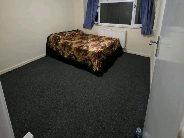 Room for rent in Thames View, Greater London