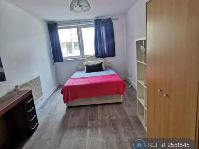 Room for rent in Poplar Grove, Greater London