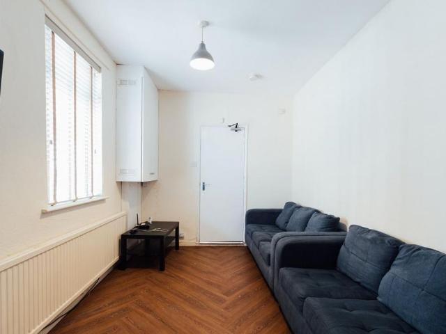Room for rent in Avenues, Hull