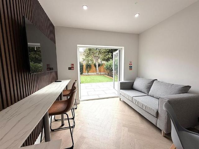 Room for rent in Southend City Centre Neighbourhood, Southend-on-Sea