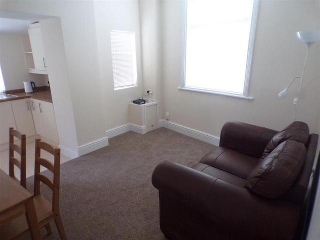 Room for rent in Lakeside, Rodbourne