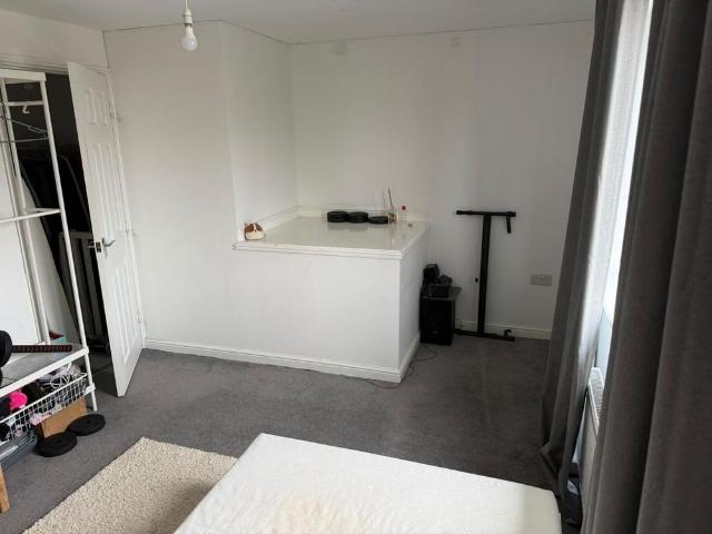 Room for rent in Balderstone, Burnedge