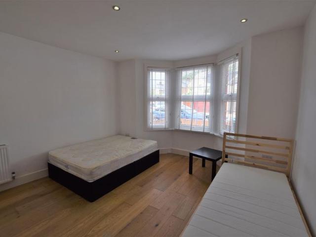 Room for rent in Holywell Estate, North Watford