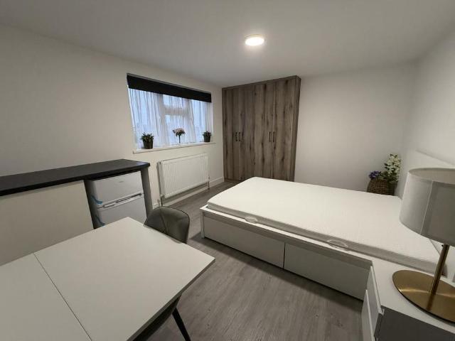 Room for rent in Greater London