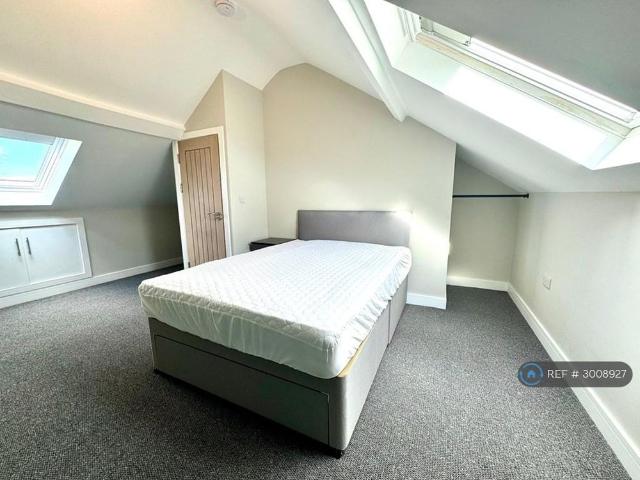 Room for rent in Caldermill, East Midlands