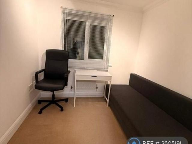 Room for rent in North Horsham, Horsham