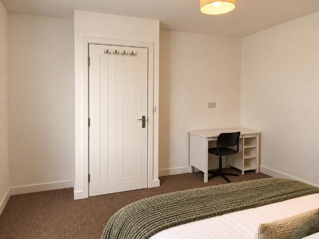 Room for rent in Vinney Green, Kingswood