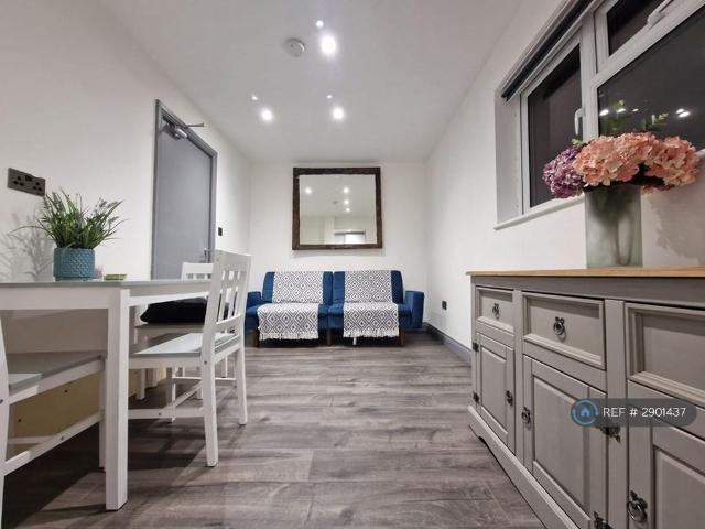Room for rent in Rodbourne, Swindon