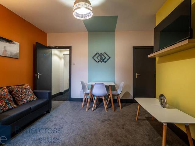 Room for rent in New Town, Alverton