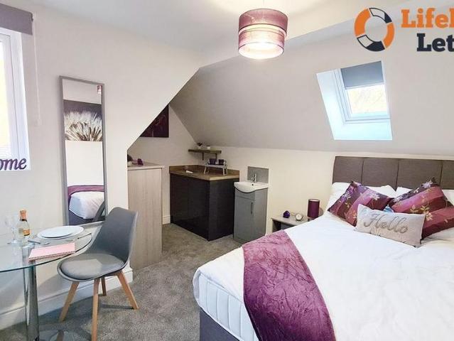 Room for rent in Tower Hamlets, Ash