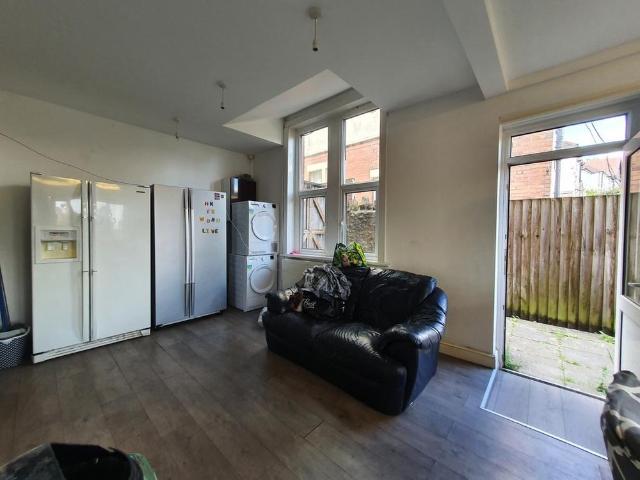 Room for rent in Castle Quarter, Falcon Lodge